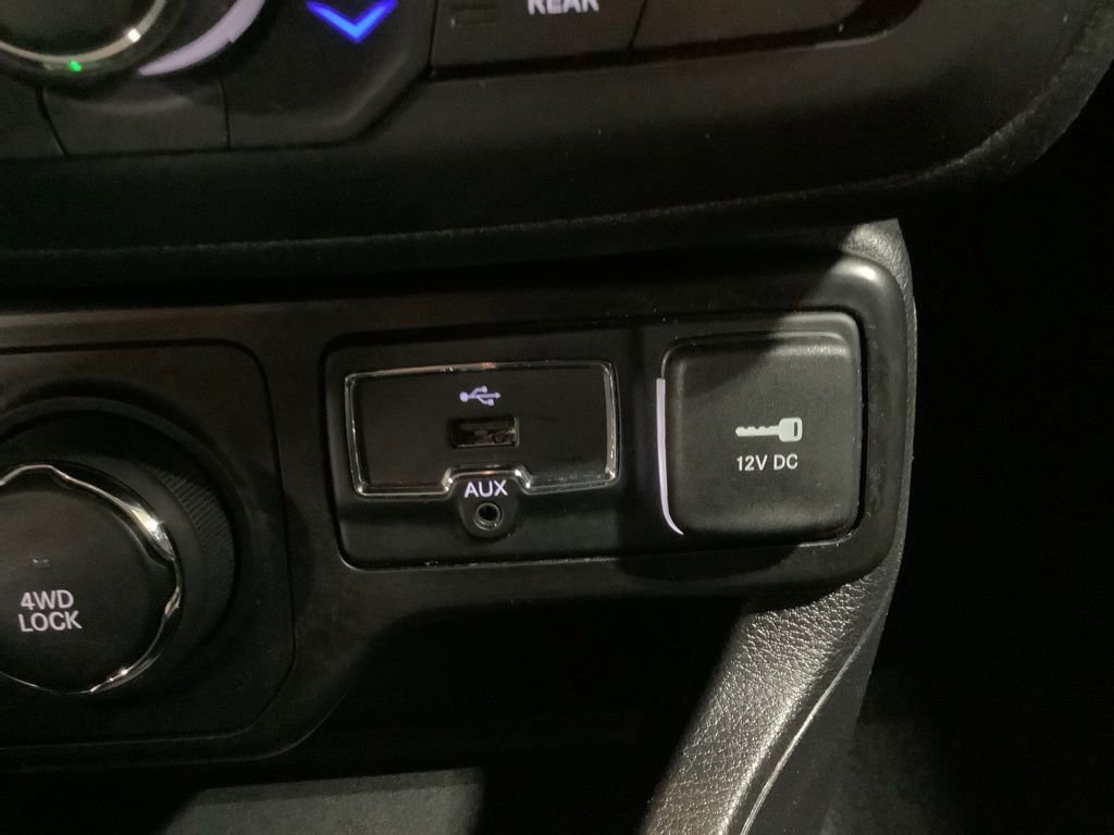 Used 2020 Jeep Renegade Limited image 11