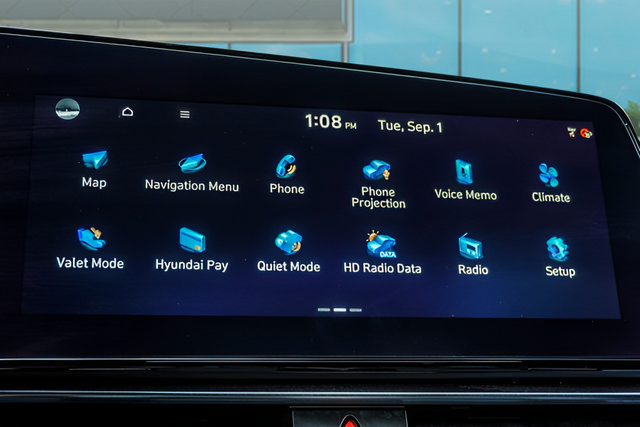 Used 2025 Hyundai Elantra Limited FWD image 26