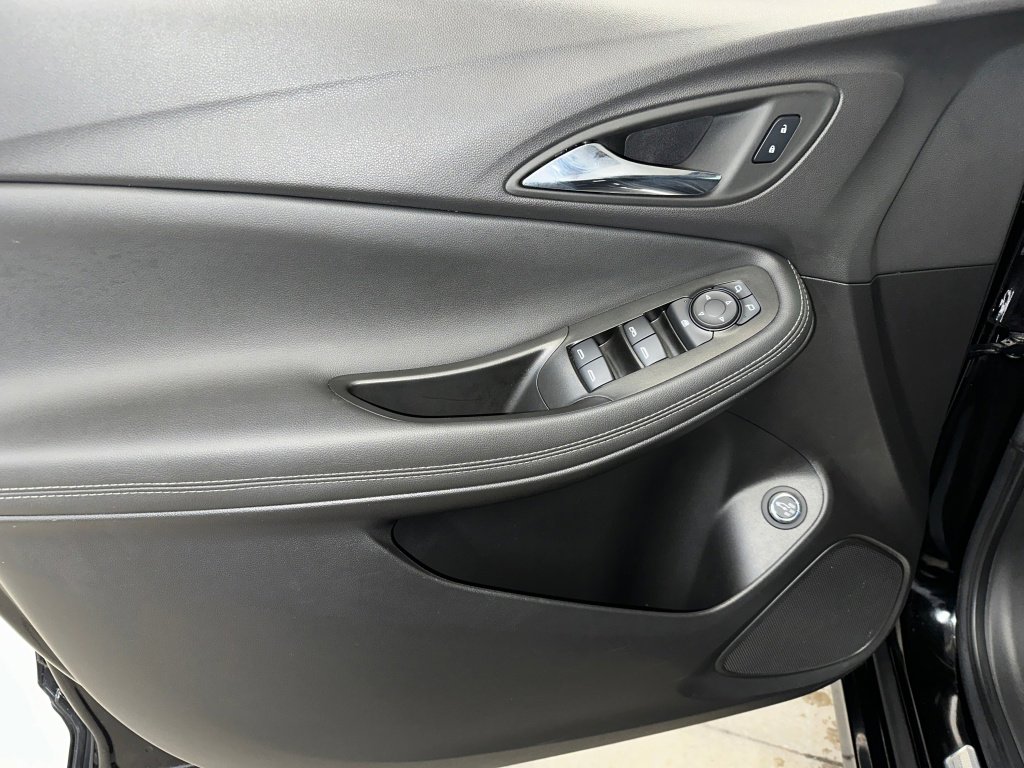 Certified 2023 Buick Encore GX Select w/ Sport Touring Package image 7