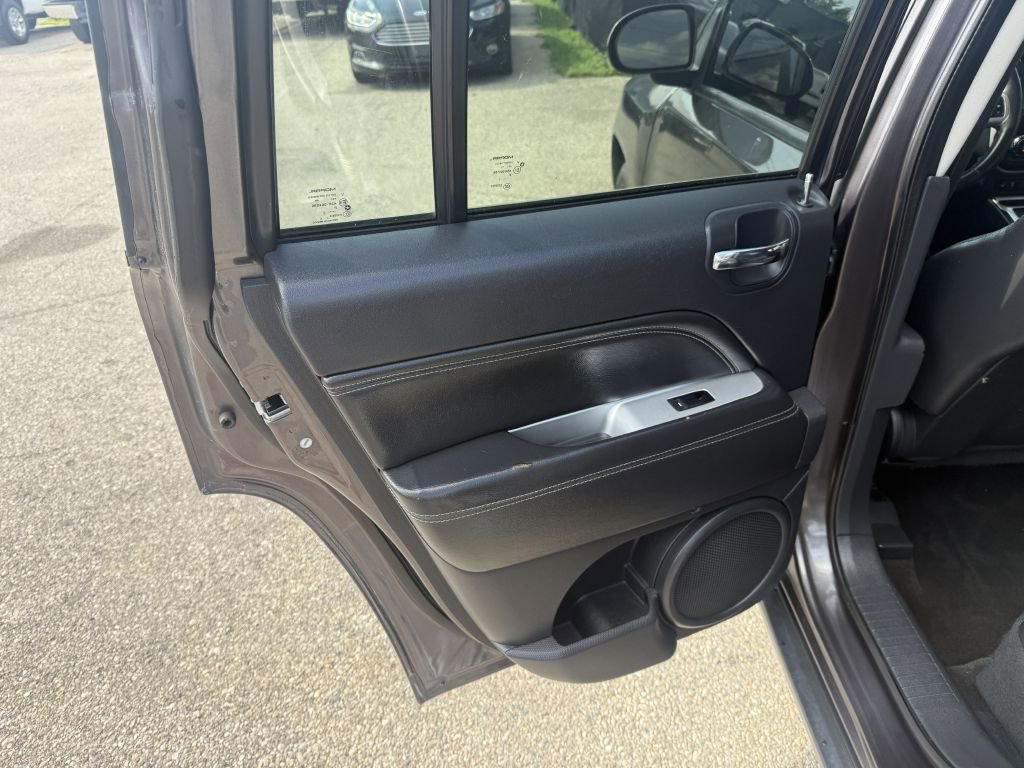 Used 2015 Jeep Compass High Altitude image 16