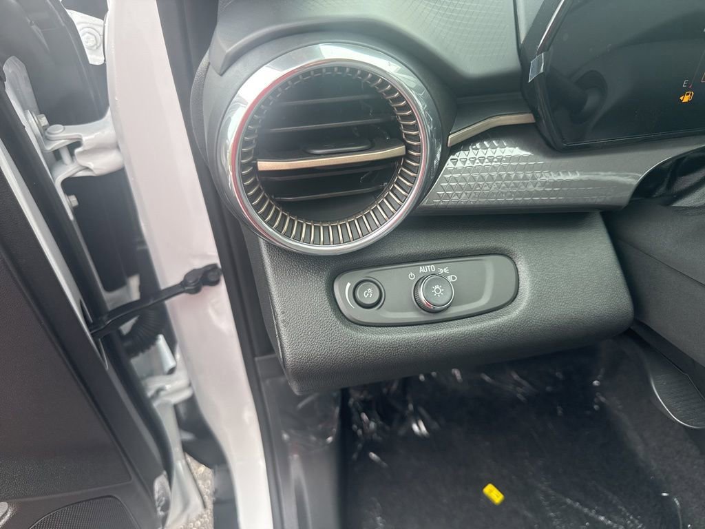 New 2026 Chevrolet Trax ACTIV image 25