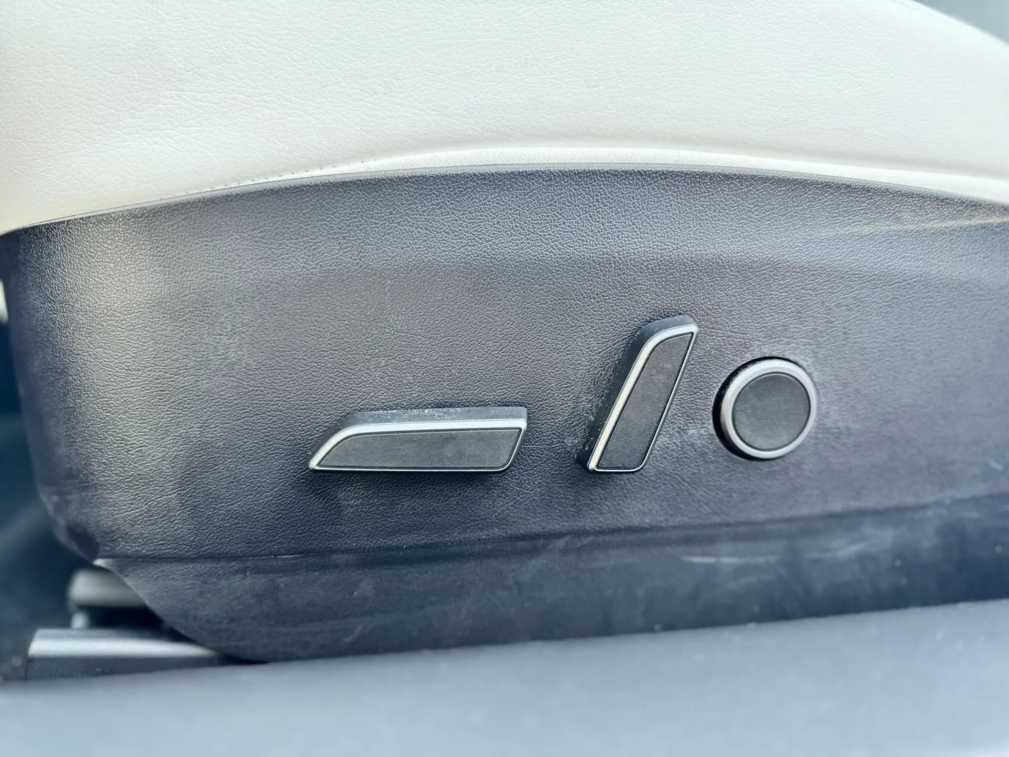 Used 2022 Tesla Model 3 Long Range AWD/4WD image 11