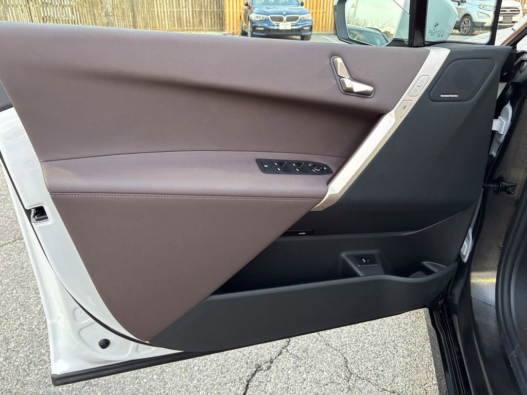 Used 2026 BMW iX xDrive45 image 10