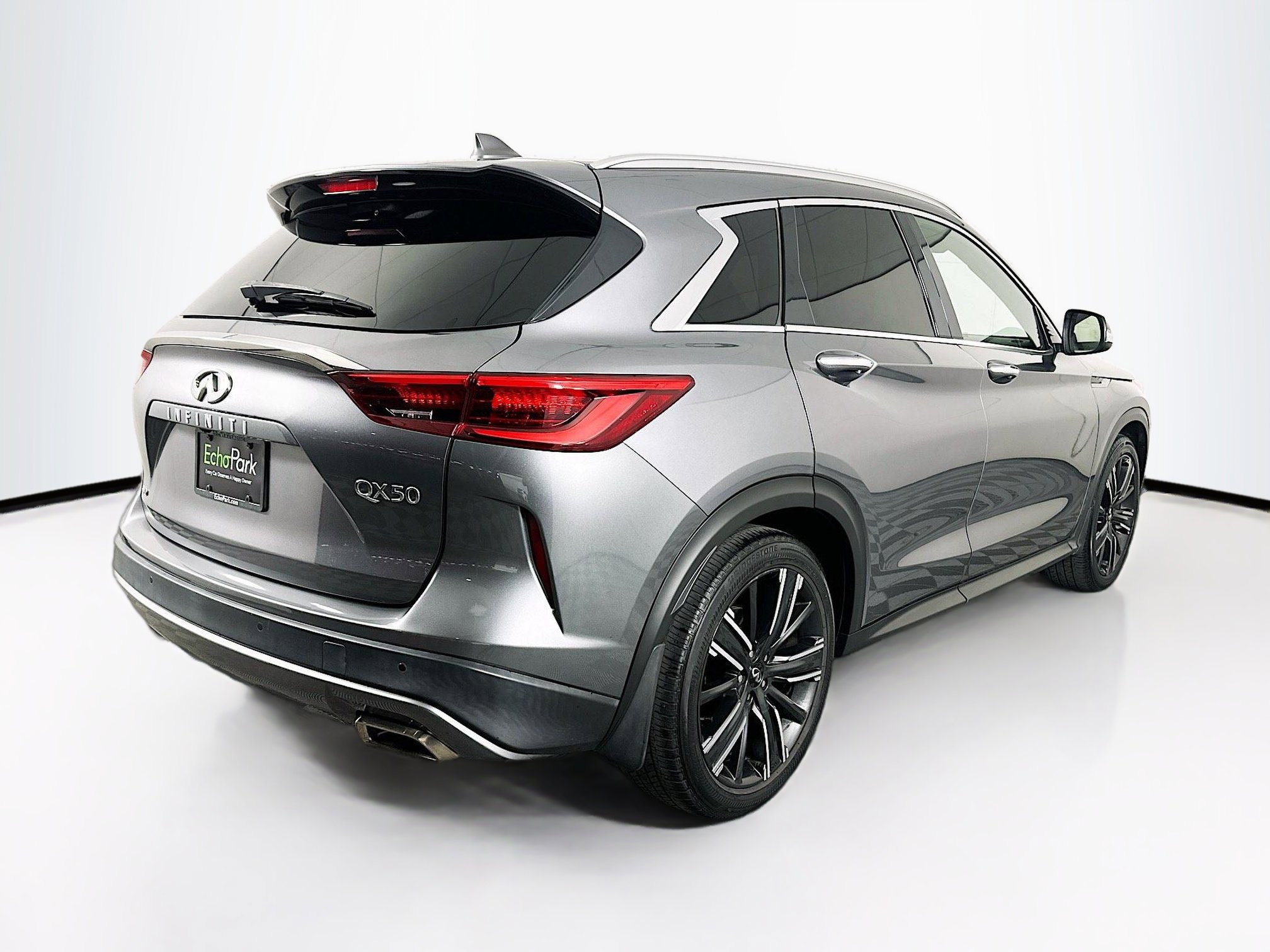 Used 2021 INFINITI QX50 Luxe w/ Appearance Package image 9