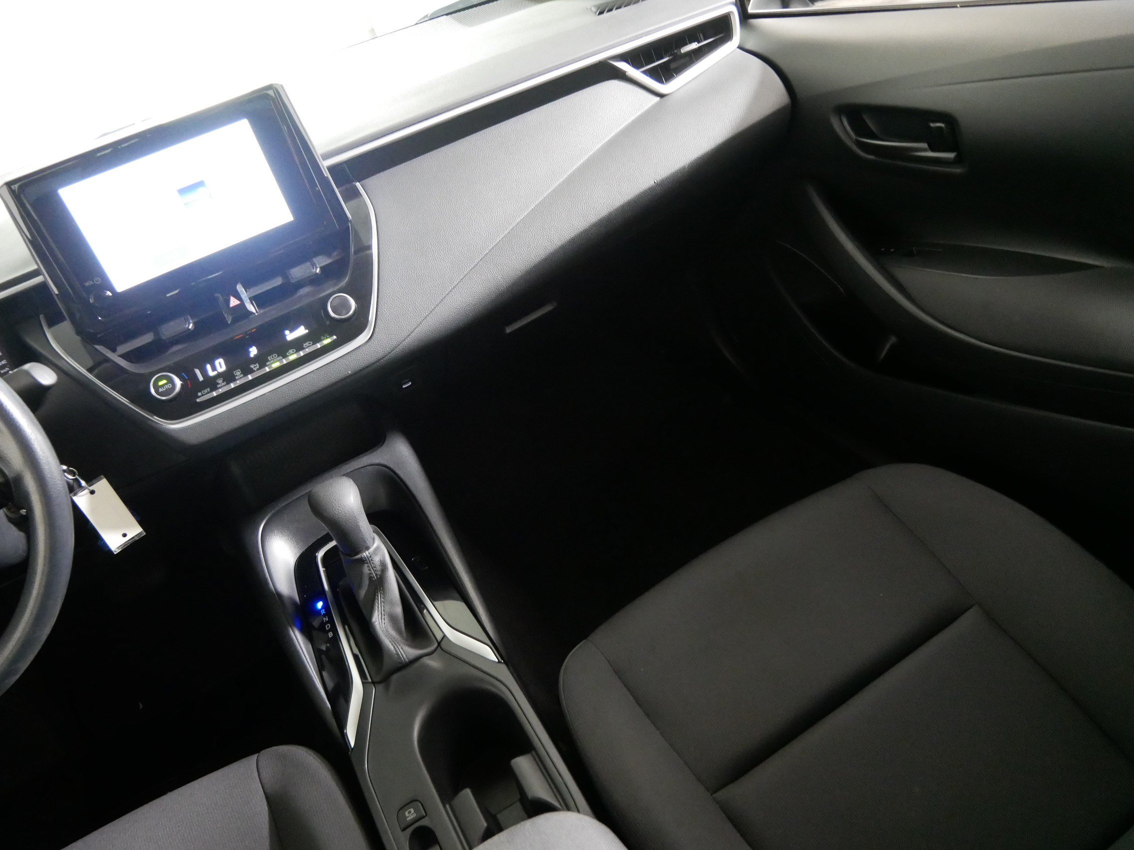 Used 2024 Toyota Corolla LE FWD image 11