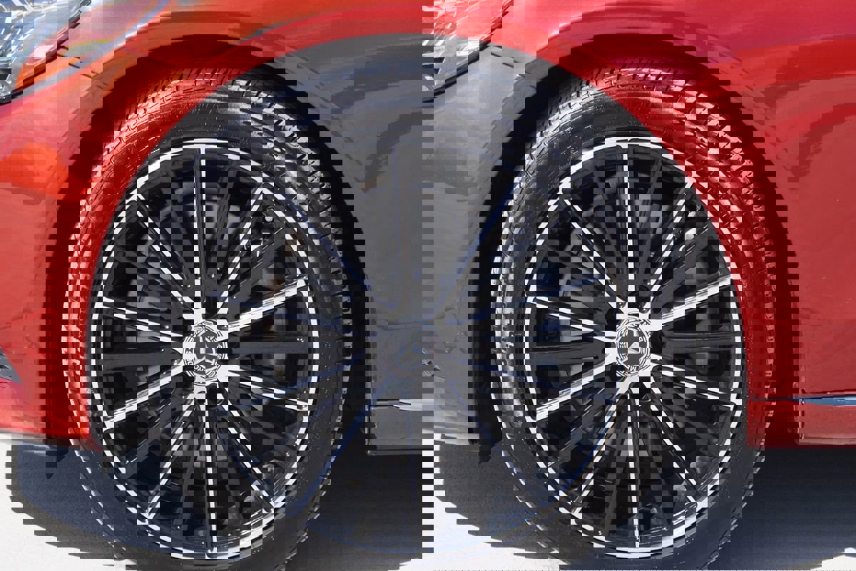 Used 2020 Mercedes-Benz C 300 Sedan image 4