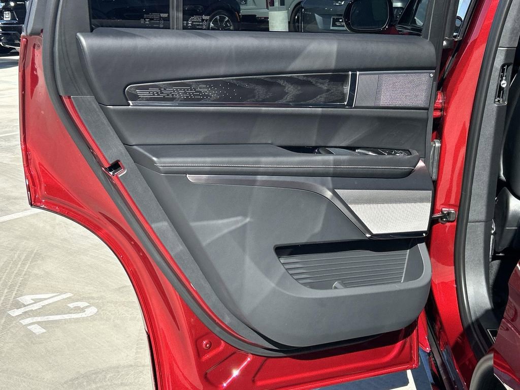 New 2026 Cadillac Vistiq Platinum image 26