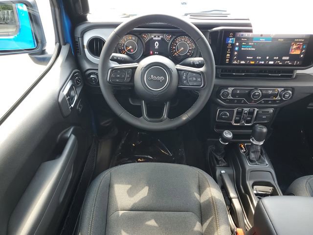New 2025 Jeep Gladiator Sport AWD/4WD image 17