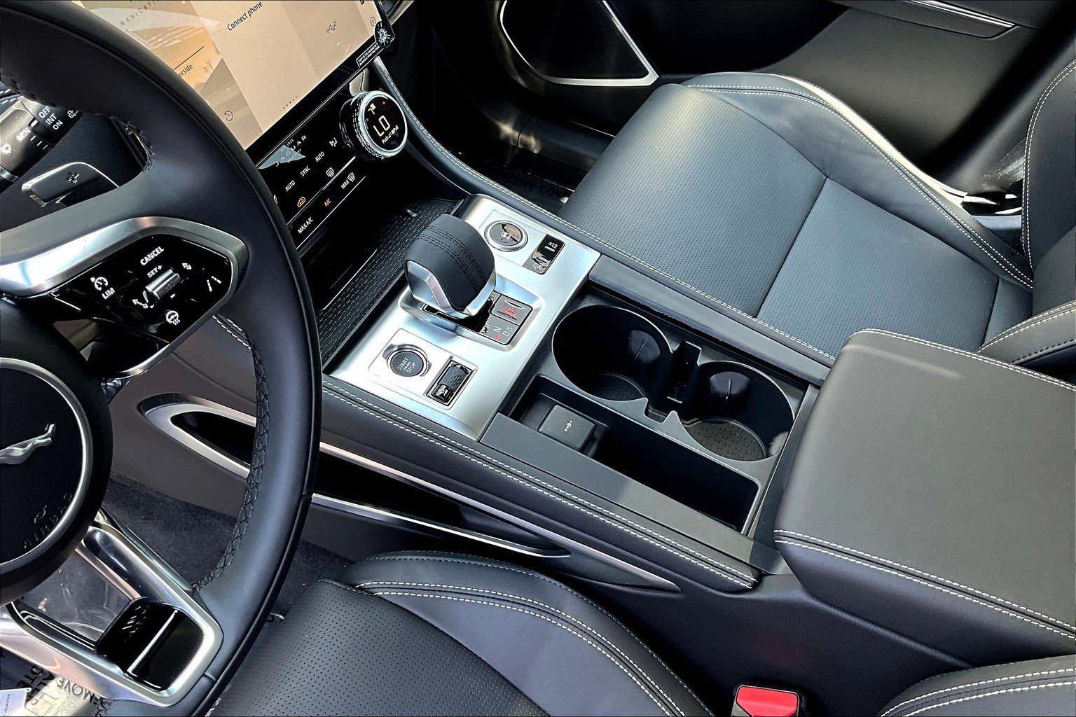 New 2026 Jaguar F-PACE R-Dynamic S AWD/4WD image 8