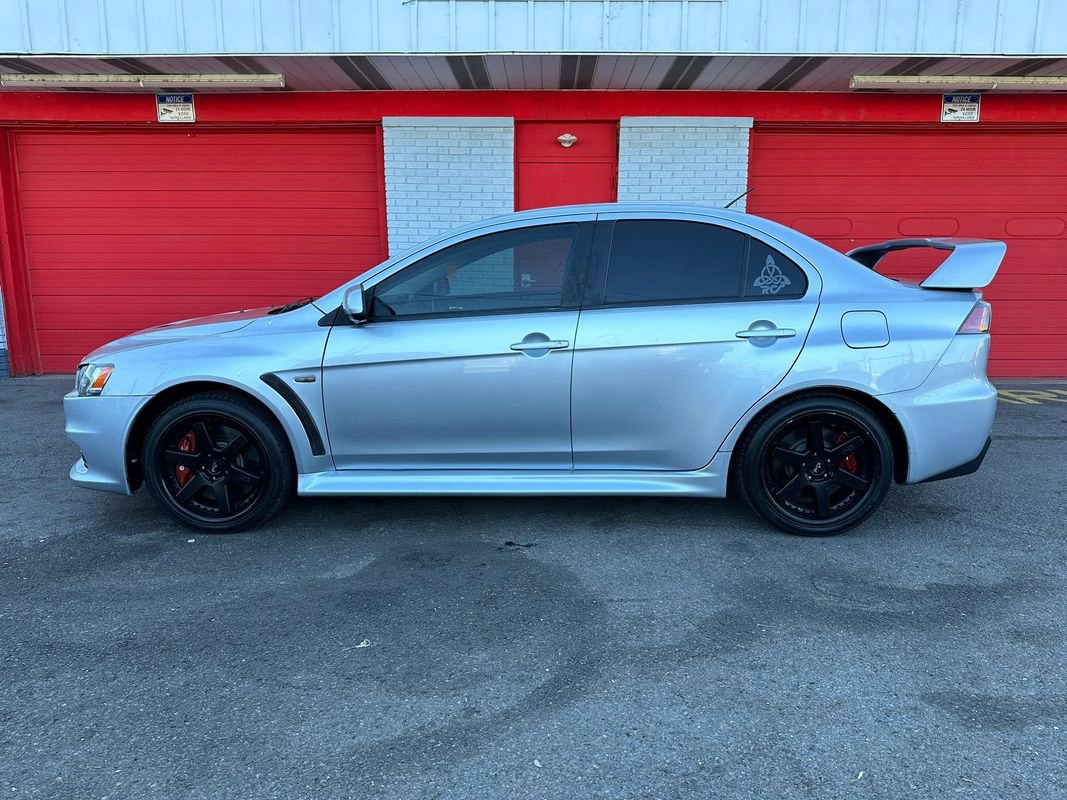 Used 2011 Mitsubishi Lancer Evolution GSR image 2