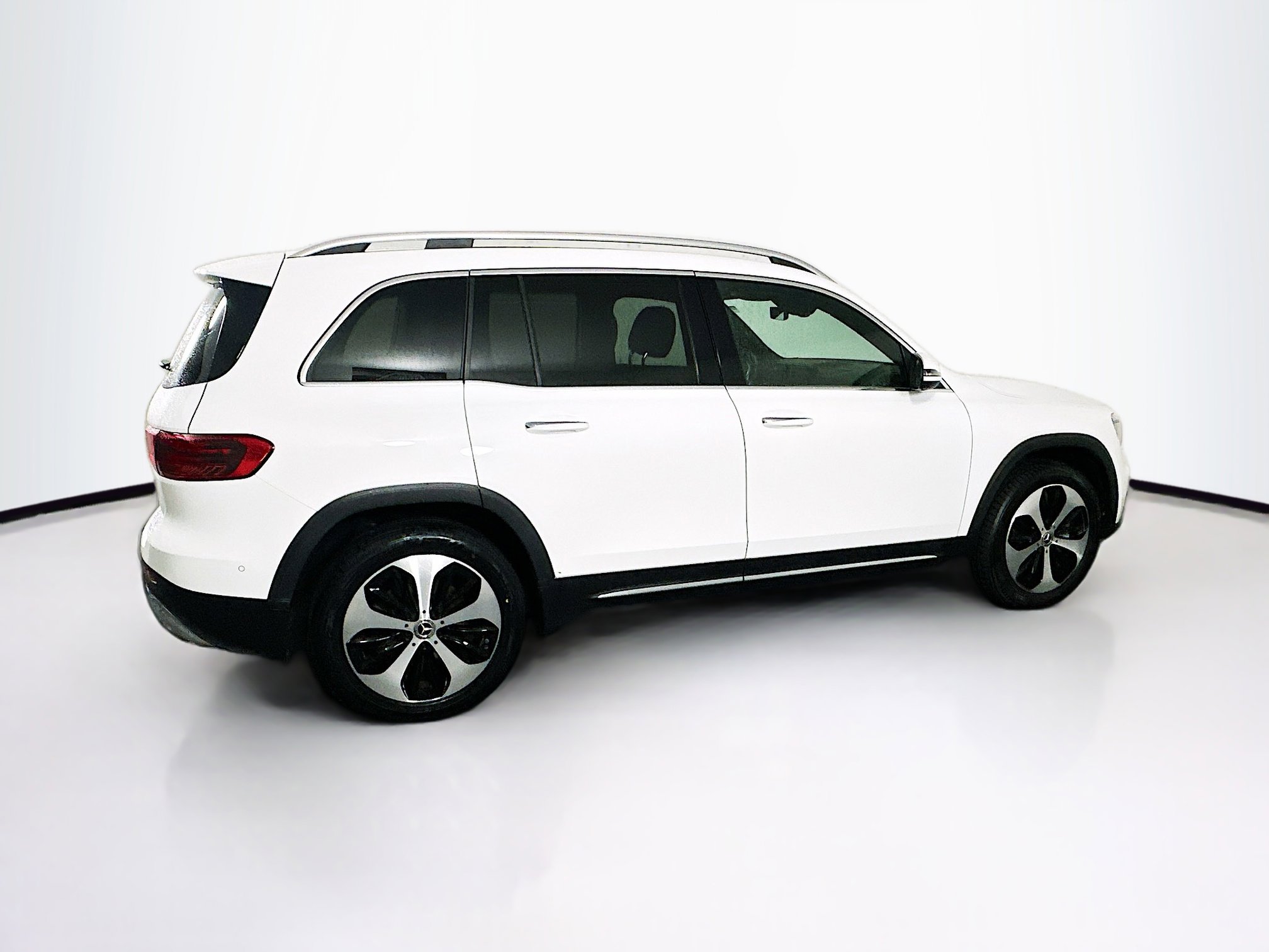 Used 2025 Mercedes-Benz GLB 250 image 10