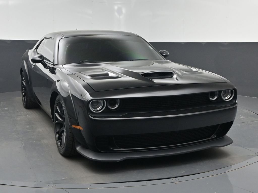 Used 2015 Dodge Challenger SRT Hellcat RWD image 21