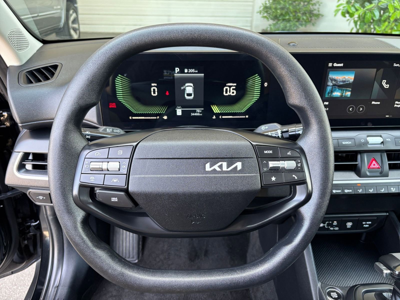 Used 2025 Kia K4 LXS image 28