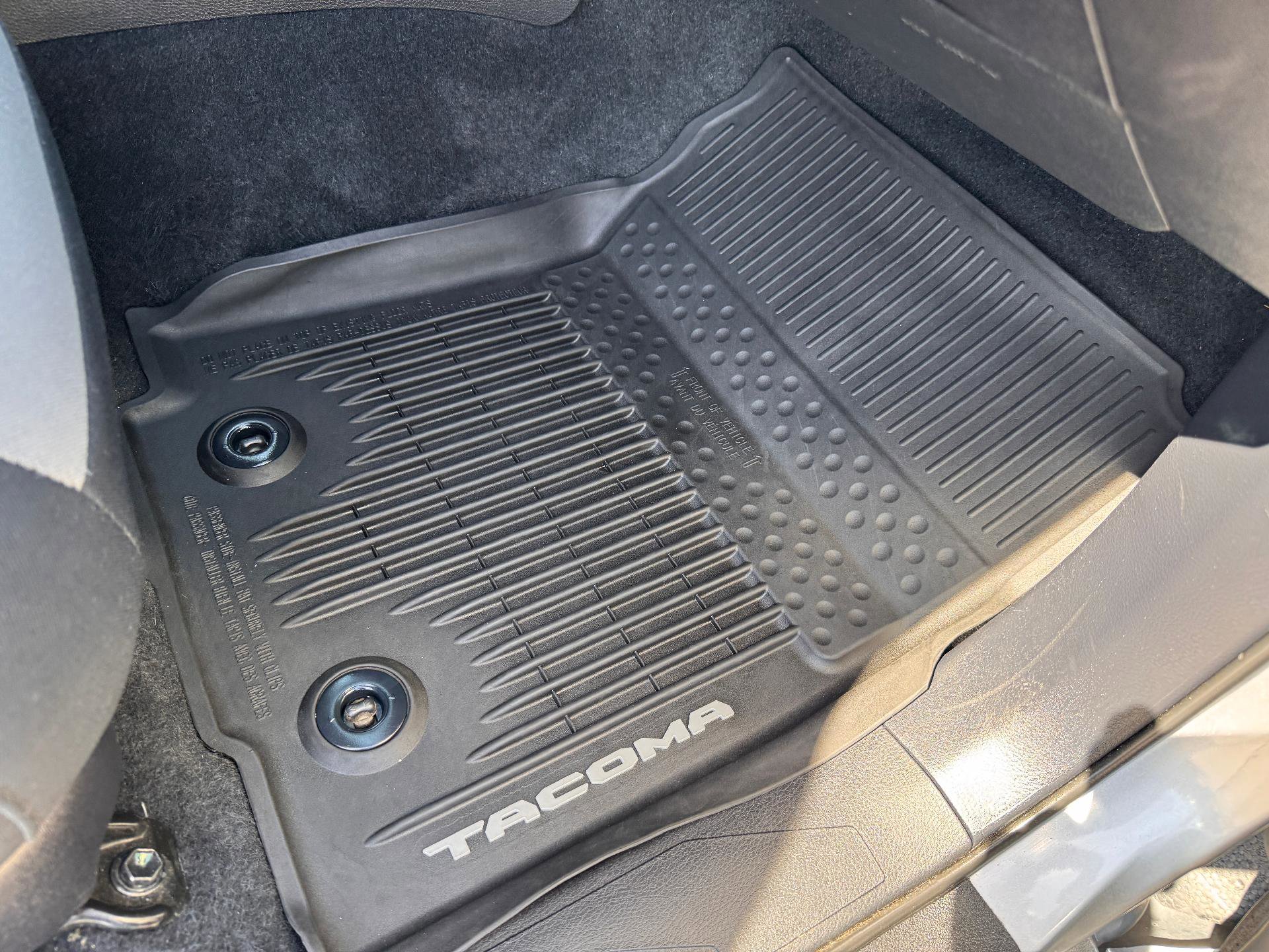 Used 2020 Toyota Tacoma TRD Off-Road AWD/4WD image 18
