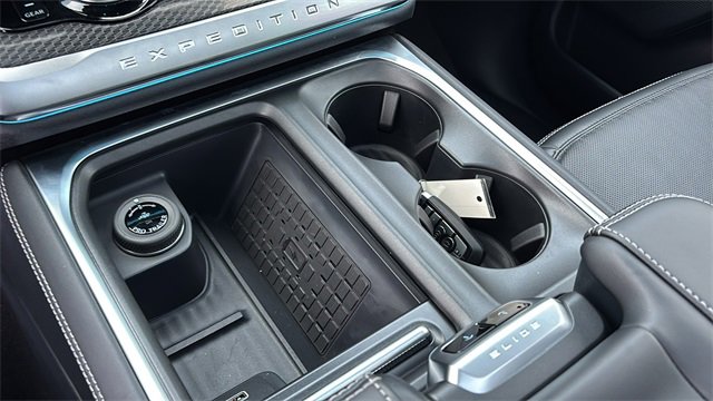 New 2025 Ford Expedition Platinum w/ Stealth Performance Package image 22