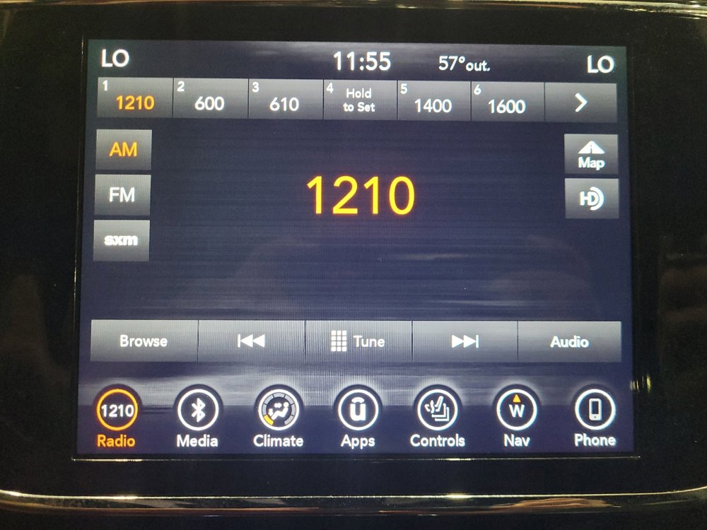 Used 2019 Jeep Grand Cherokee Laredo image 25