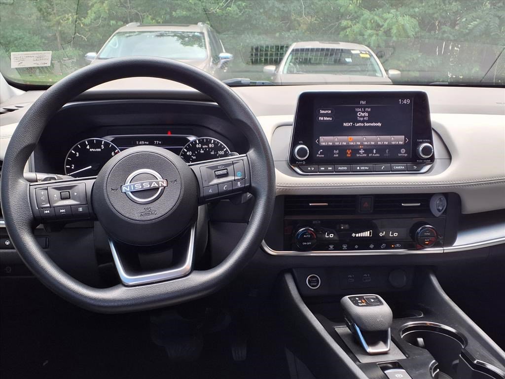 Used 2023 Nissan Rogue SV image 10