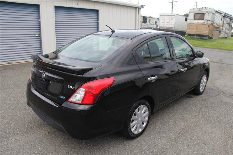 Used 2015 Nissan Versa SV FWD image 5