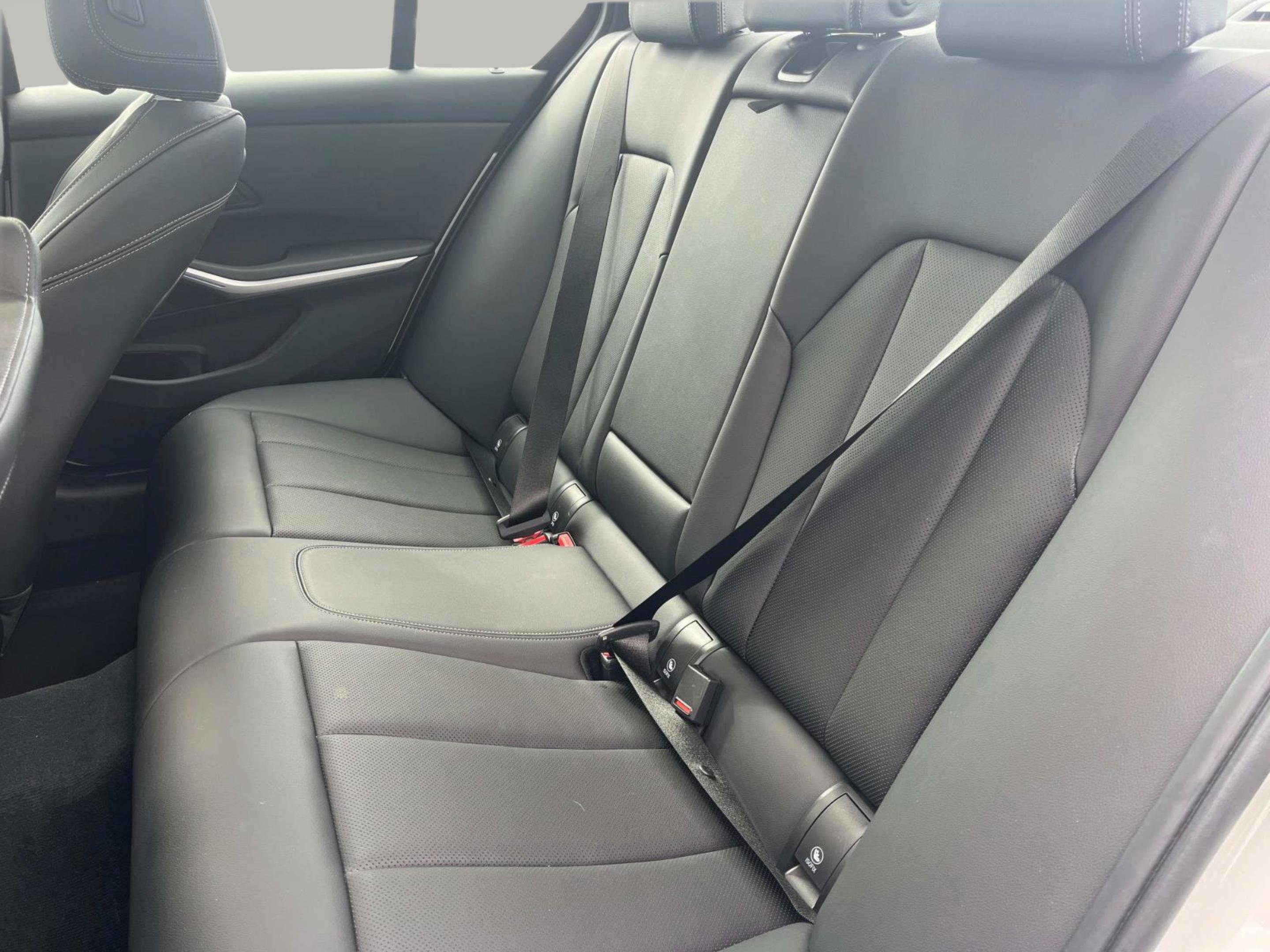 Used 2024 BMW 330e xDrive image 18