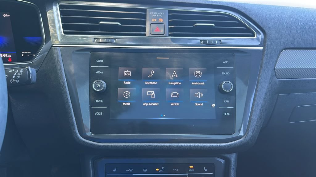Certified 2022 Volkswagen Tiguan SE FWD image 18