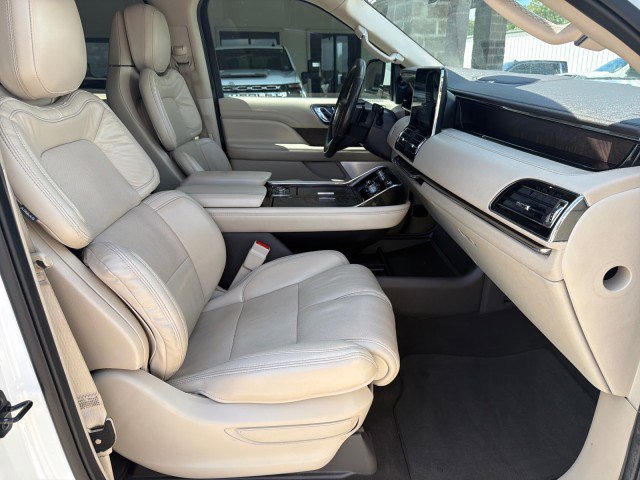 Used 2021 Lincoln Navigator Reserve AWD/4WD image 25
