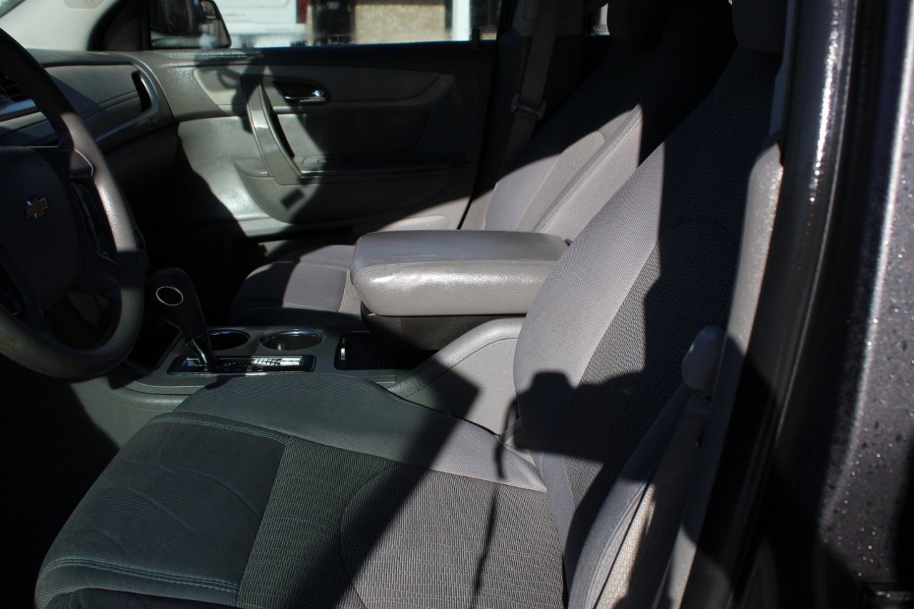 Used 2014 Chevrolet Traverse LS image 14
