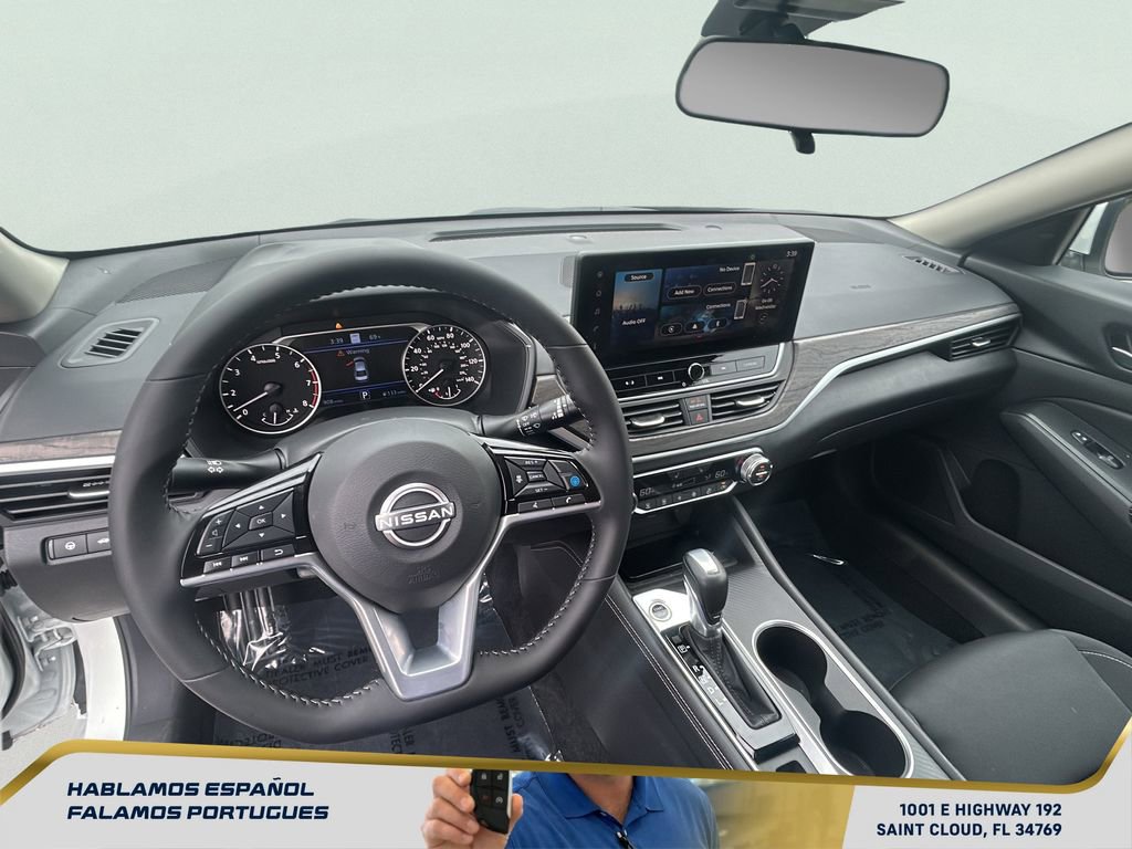 Used 2025 Nissan Altima 2.5 SV w/ SV Premium Package image 15