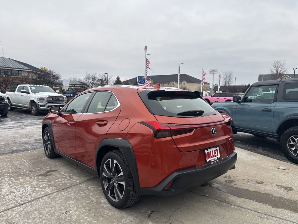 Used 2019 Lexus UX 200 image 5