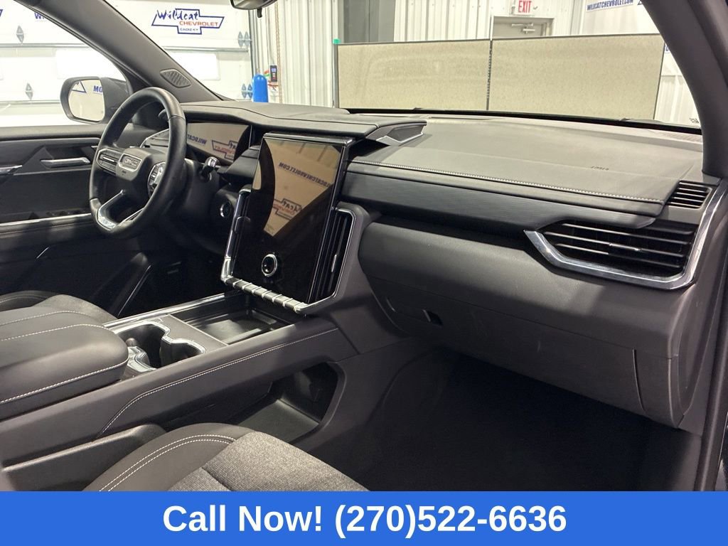 Used 2025 GMC Acadia Elevation image 41