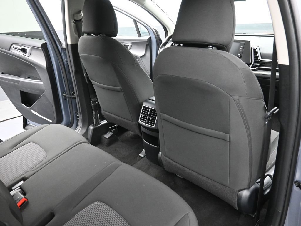 Used 2025 Kia Sportage LX image 12