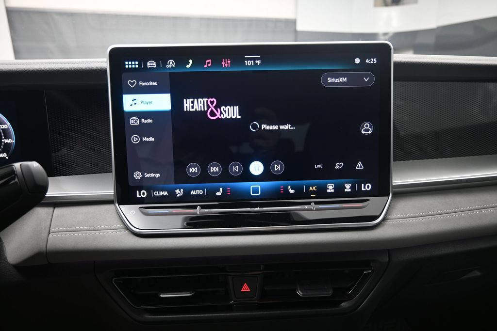 New 2026 Volkswagen Tiguan SE R-Line FWD image 11