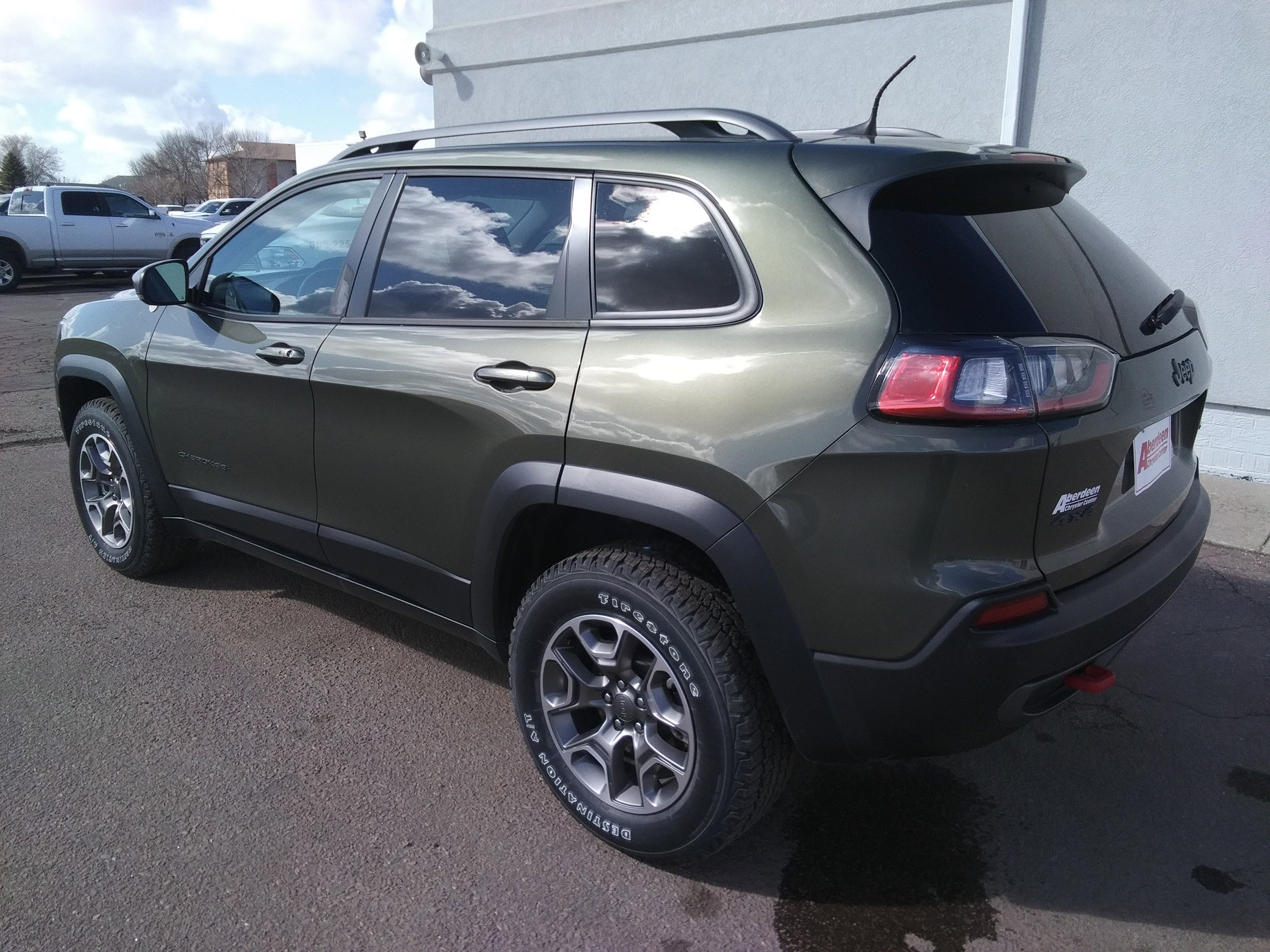 Used 2021 Jeep Cherokee Trailhawk image 7