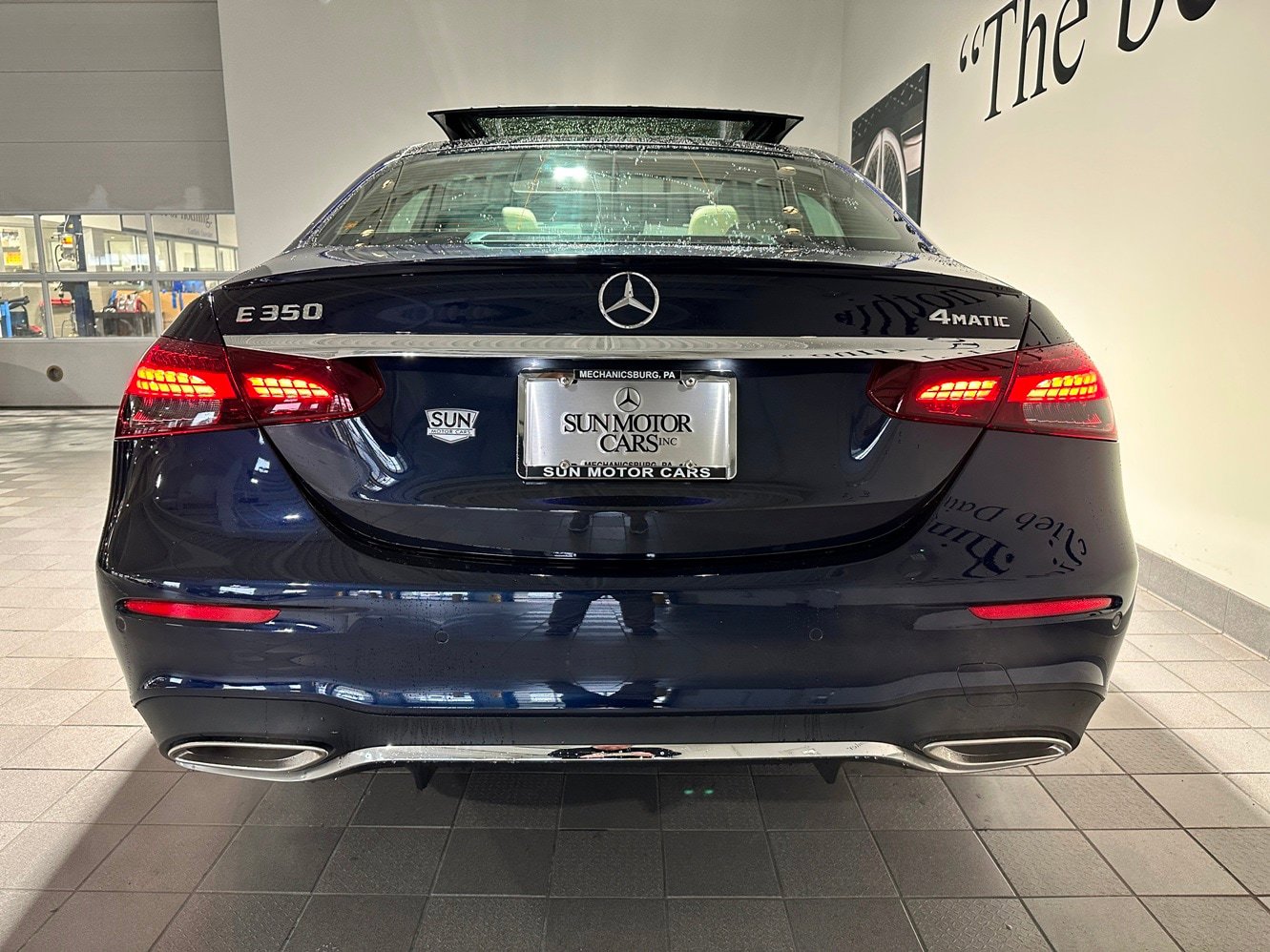 Used 2023 Mercedes-Benz E 350 4MATIC Sedan image 5