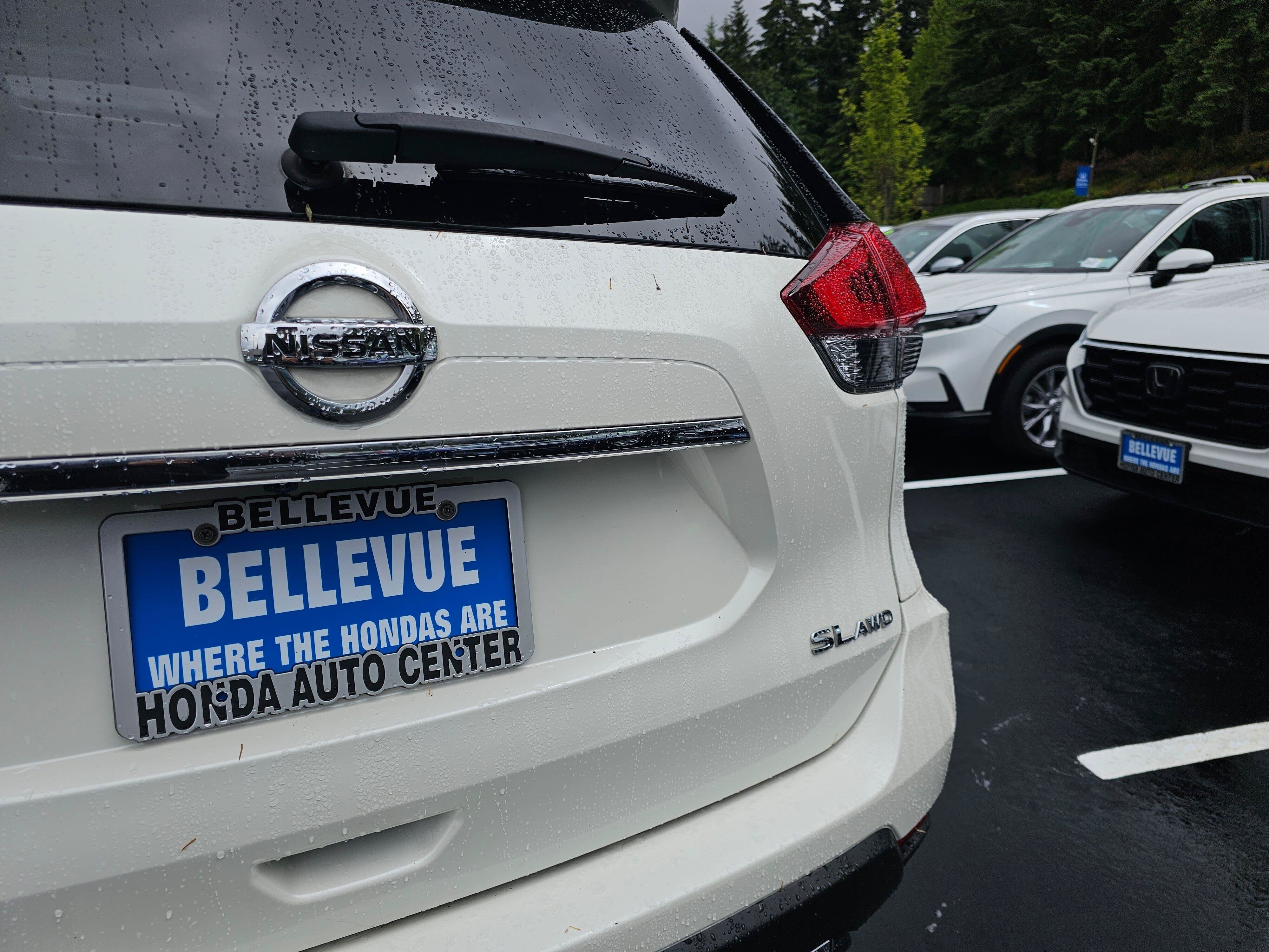 Used 2018 Nissan Rogue SL AWD/4WD image 16