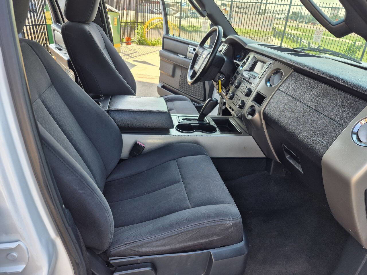 Used 2015 Ford Expedition XLT RWD image 15
