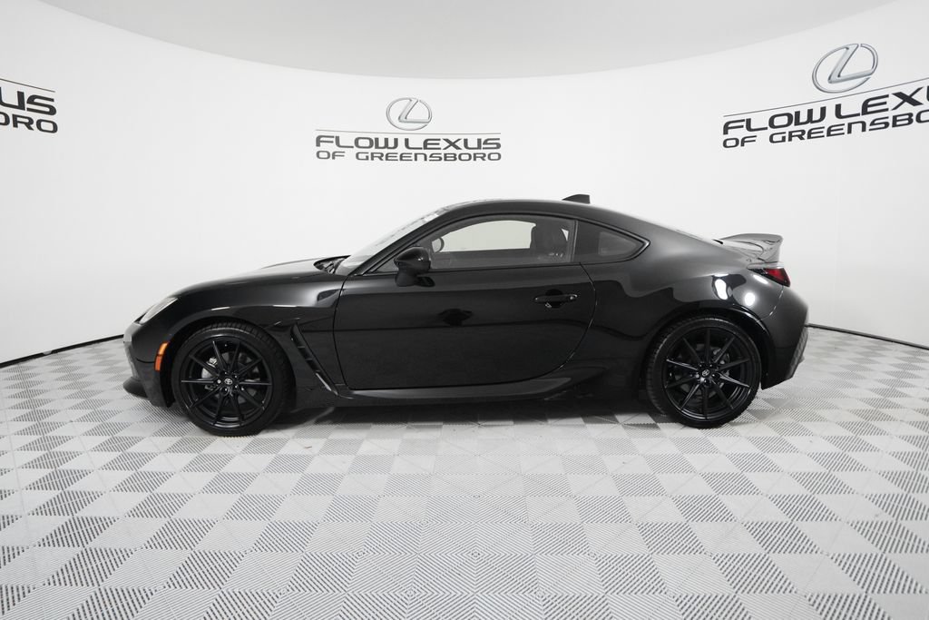 Used 2025 Toyota GR86 Premium RWD image 4