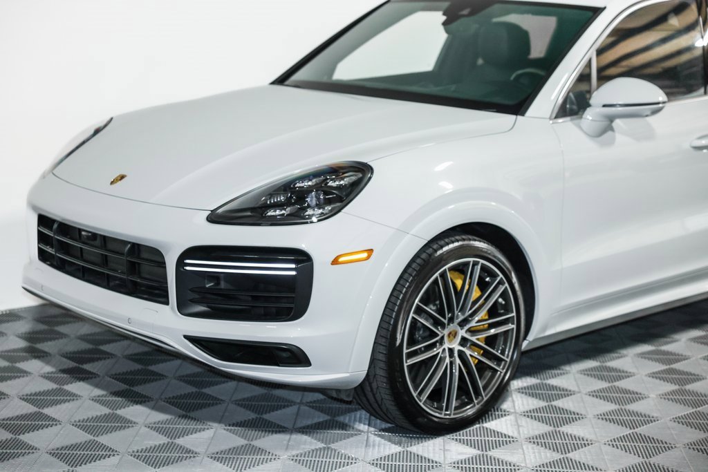 Used 2019 Porsche Cayenne Turbo w/ Sportdesign Package image 25