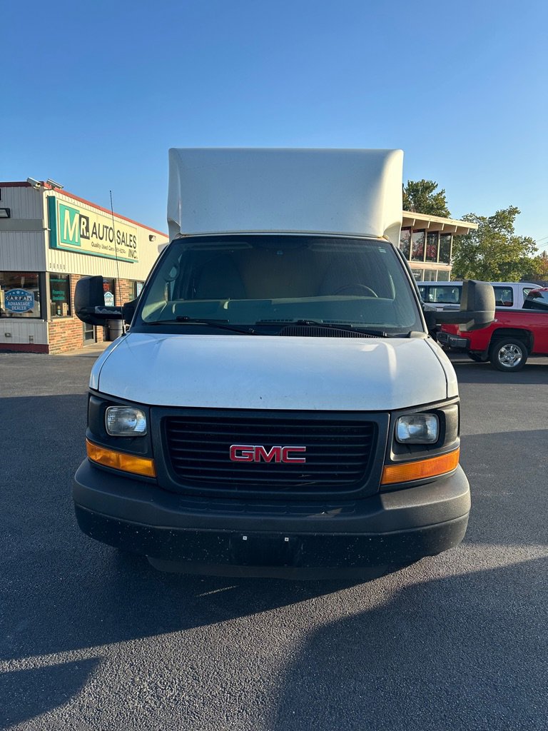 Used 2014 GMC Savana 3500 image 2