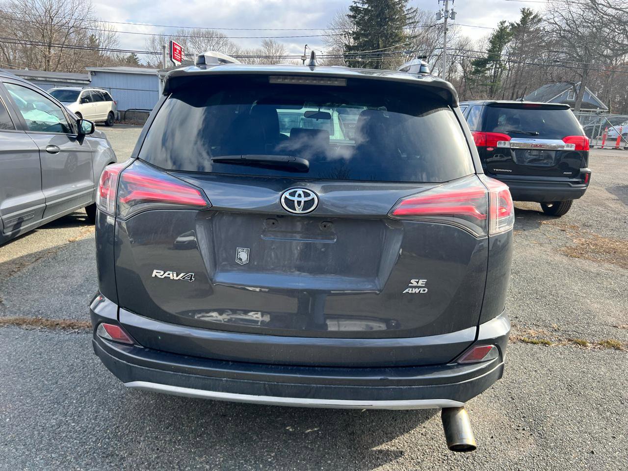Used 2016 Toyota RAV4 SE image 3