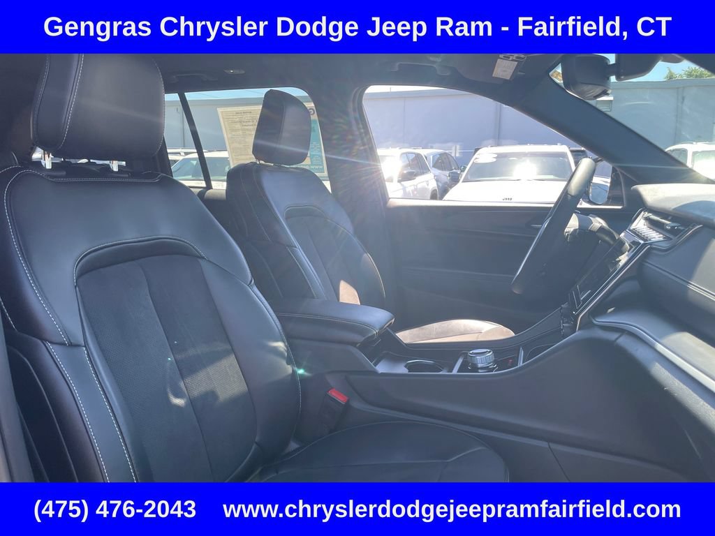 Certified 2024 Jeep Grand Cherokee Altitude AWD/4WD image 16