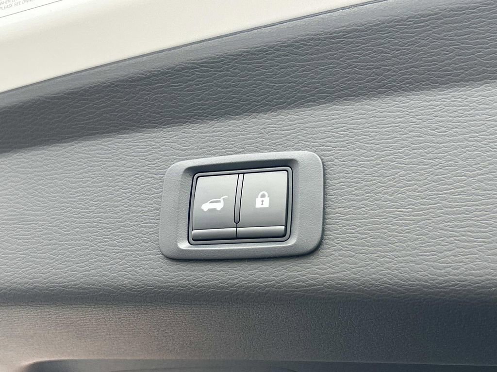 New 2026 Mitsubishi Outlander SEL image 12