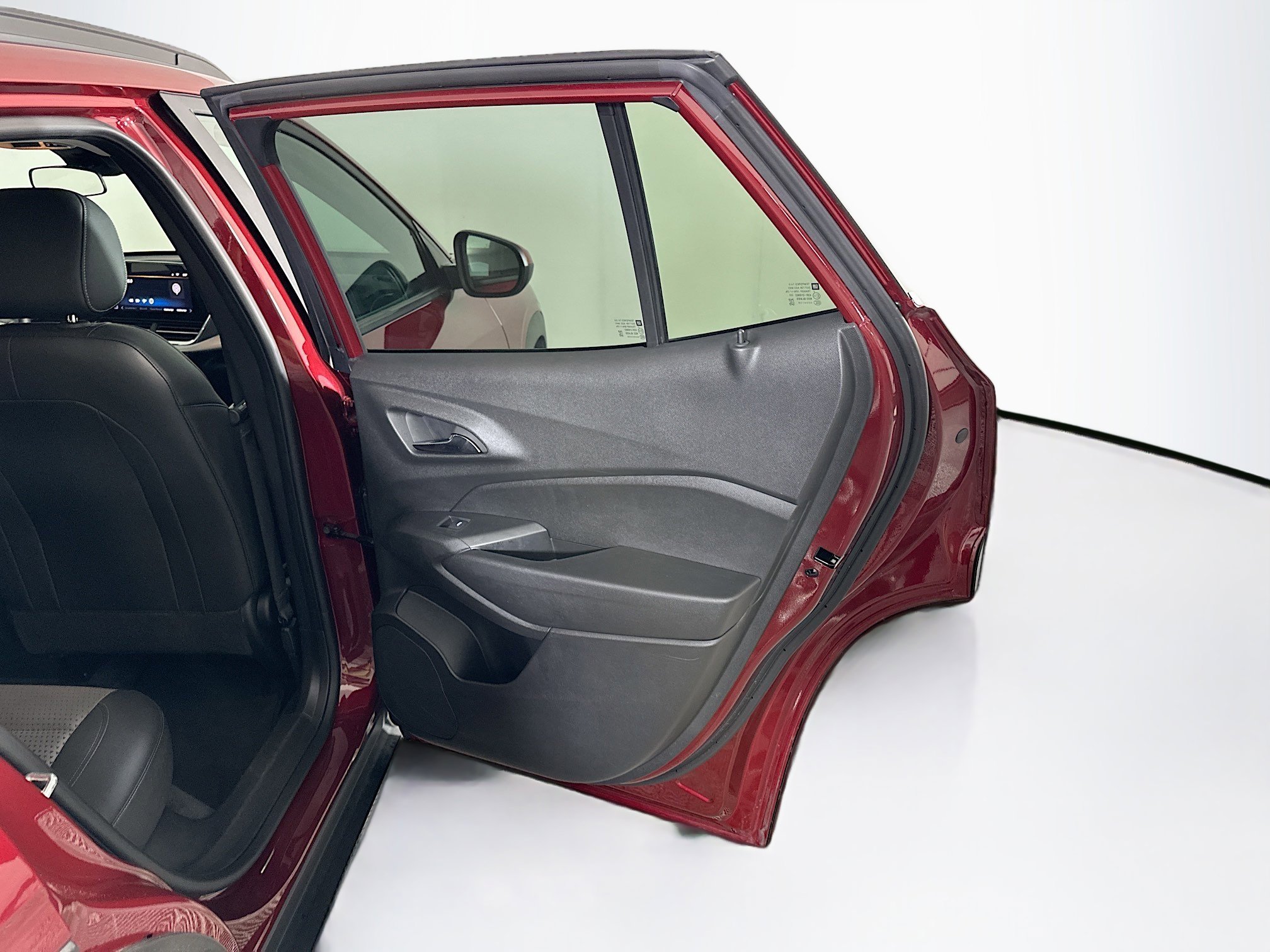 Used 2025 Chevrolet Trax LT w/ LT Convenience Package image 26