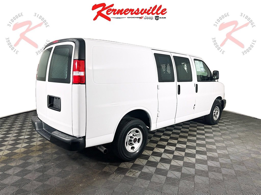 Used 2023 GMC Savana 2500 w/ Driver Convenience Package image 7