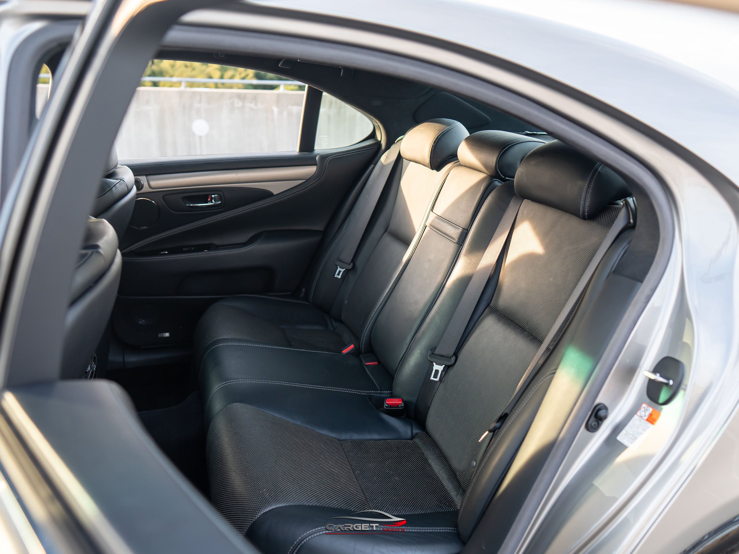 Used 2017 Lexus LS 460 F Sport RWD image 20