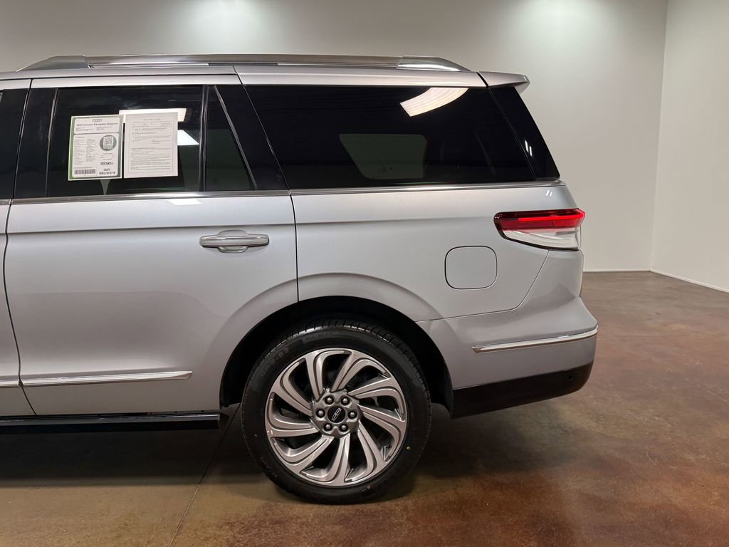 Used 2023 Lincoln Navigator Reserve image 36