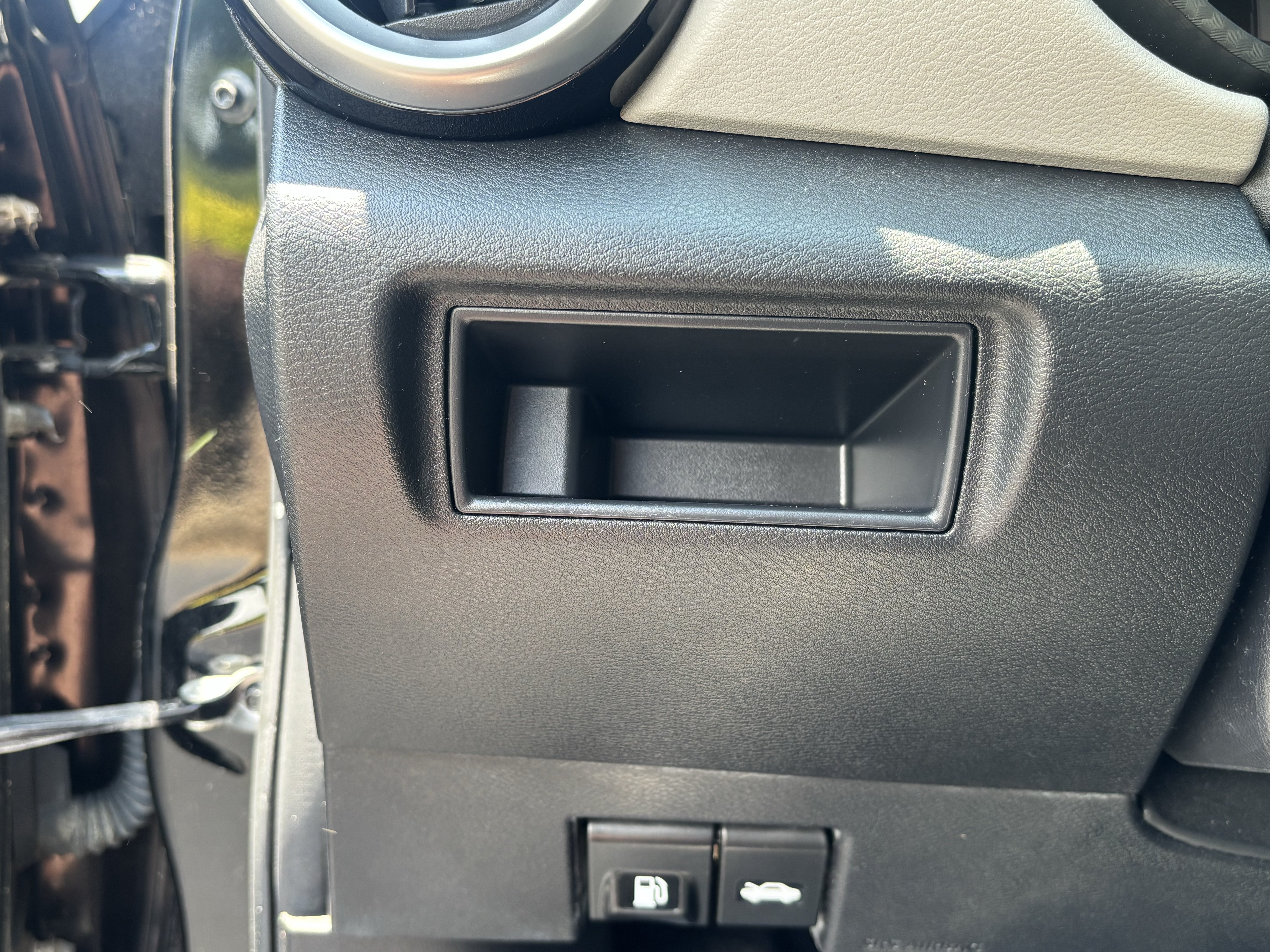 Used 2021 Nissan Versa SV FWD image 19