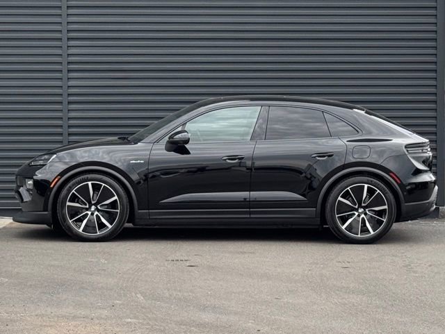 New 2026 Porsche Macan 4 Electric image 2