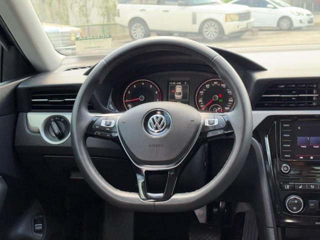 Used 2022 Volkswagen Passat 2.0T SE FWD image 24
