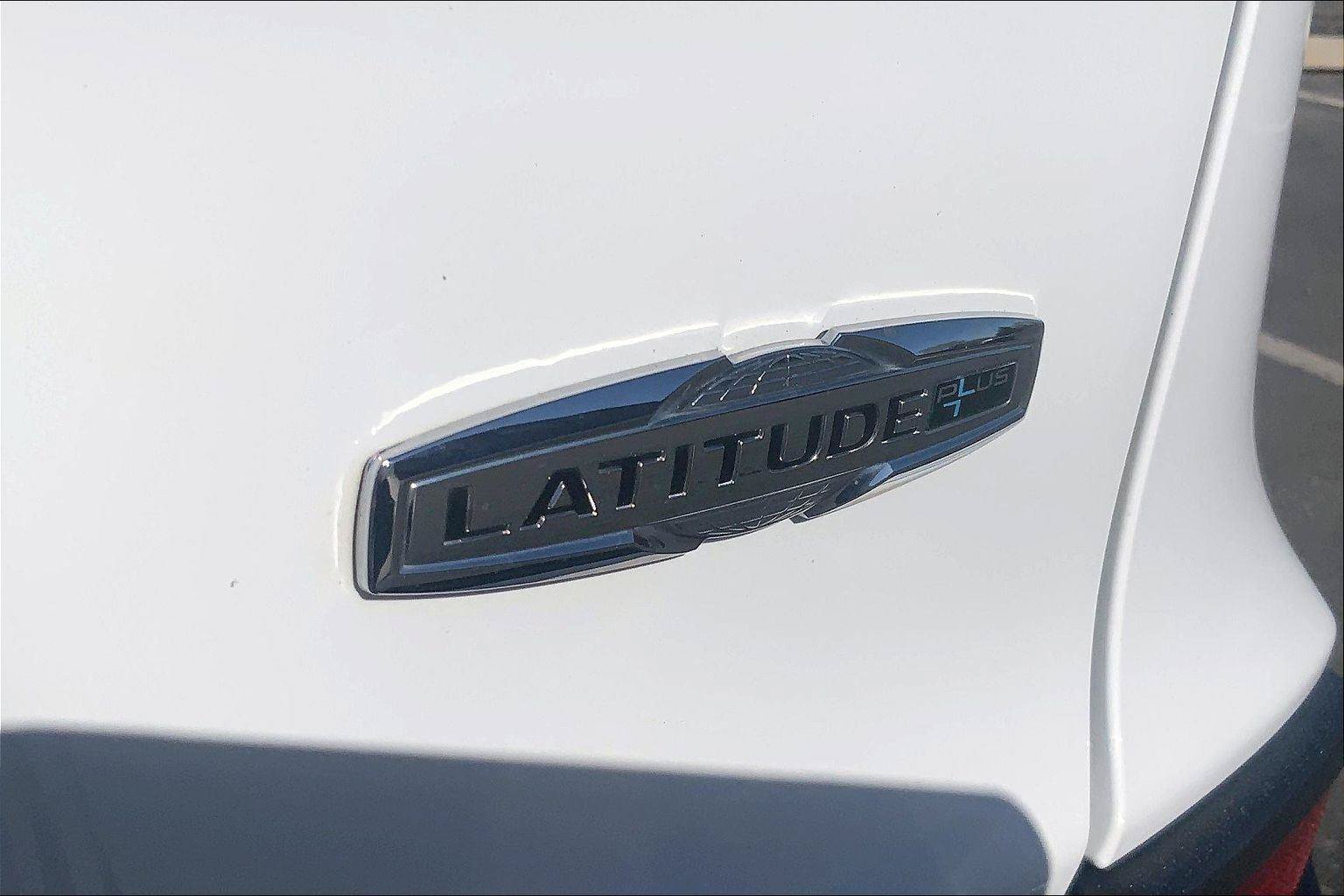 Certified 2021 Jeep Cherokee Latitude Plus AWD/4WD image 8