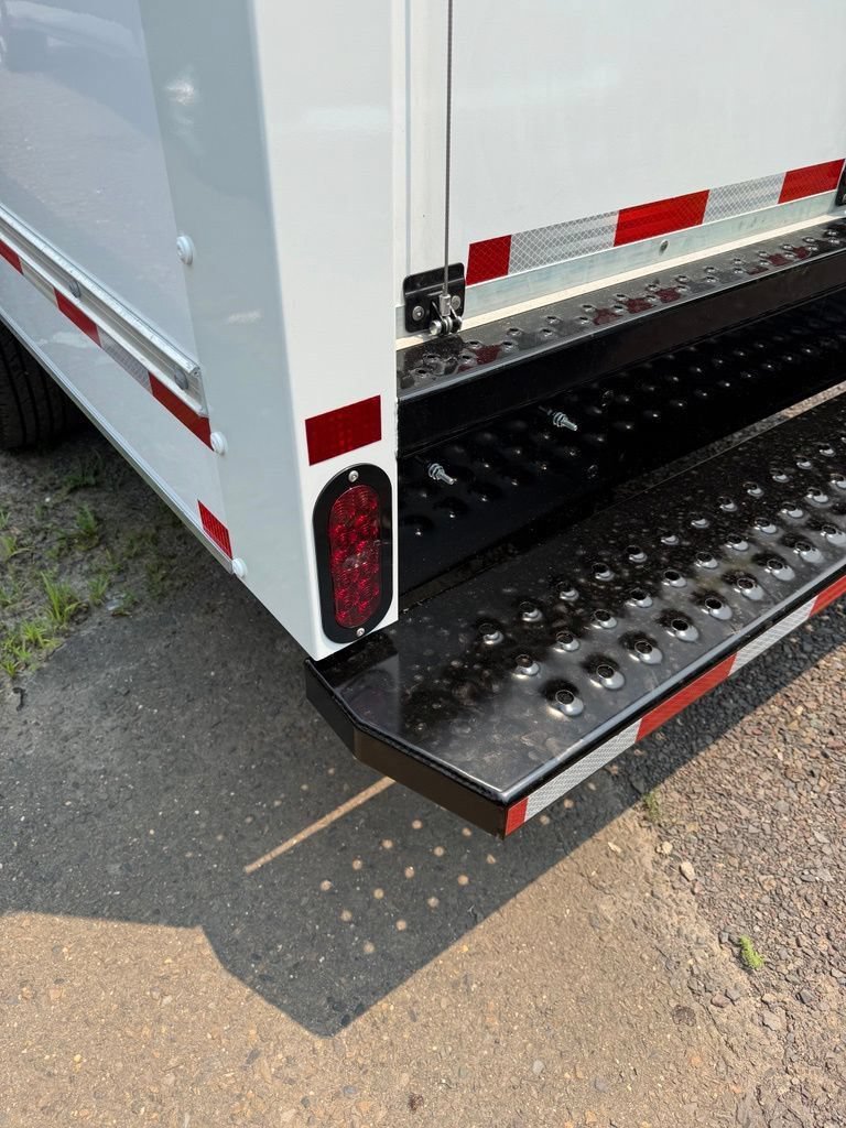 New 2027 Ford E-350 and Econoline 350 Super Duty w/ Driver's Safety Package RWD image 14